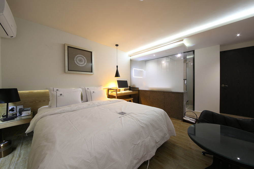 Avenue Hotel จอนจู ภายนอก รูปภาพ